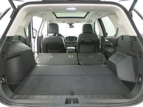 Used 2024 GMC Terrain Denali w/ Denali Premium Package AWD/4WD image 29