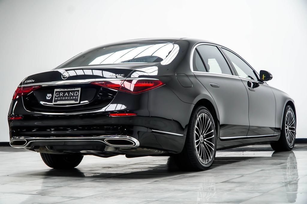 Used 2023 Mercedes-Benz S 580e 4MATIC Sedan w/ Warmth & Comfort Package image 16