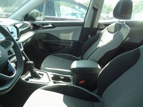 Used 2023 Volkswagen Taos S image 6