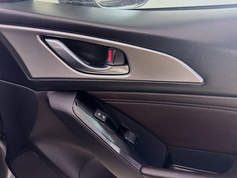 Used 2018 MAZDA MAZDA3 Touring image 31