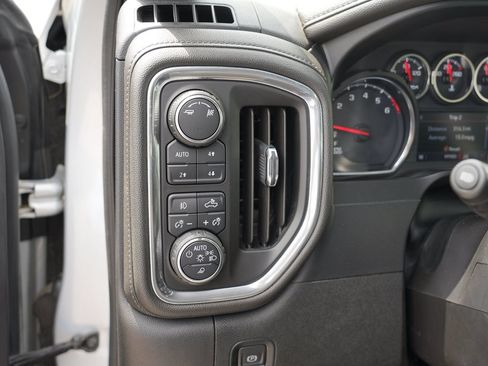 Used 2019 Chevrolet Silverado 1500 LTZ w/ LTZ Premium Package AWD/4WD image 15