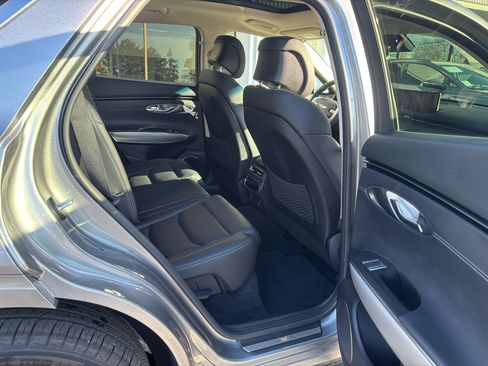 Used 2025 Genesis GV70 2.5T w/ Select Package image 17