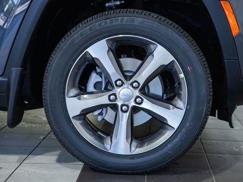 New 2026 Jeep Grand Cherokee Limited AWD/4WD image 18