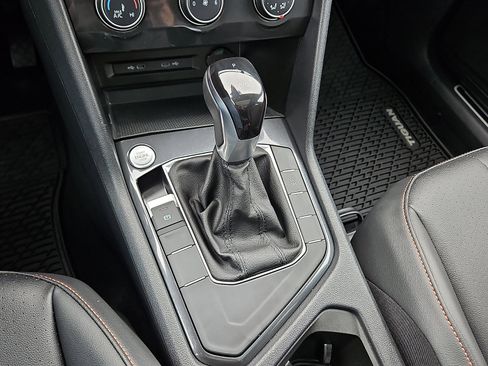 Certified 2024 Volkswagen Tiguan Wolfsburg Edition w/ Panoramic Sunroof Package image 14