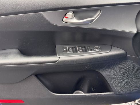 Used 2019 Kia Forte LXS FWD image 14