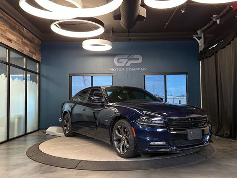 Used 2017 Dodge Charger R/T w/ Plus Group RWD image 1
