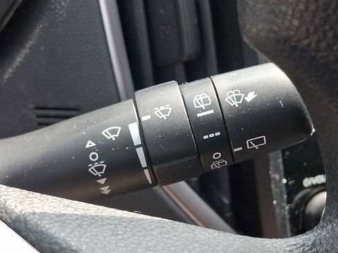 Used 2023 Subaru Crosstrek 2.0i AWD/4WD image 27
