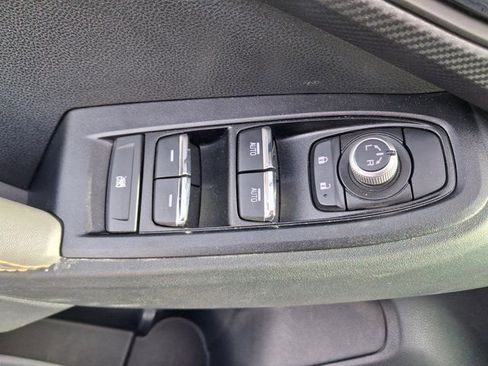 Used 2025 Subaru Crosstrek 2.5i Limited w/ Crosstrek Mirror Package AWD/4WD image 18