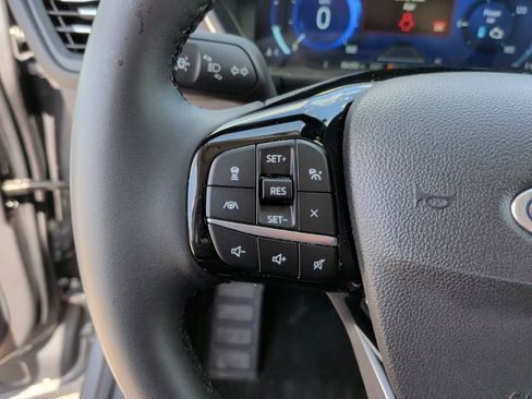 Used 2022 Ford Escape Titanium FWD image 17