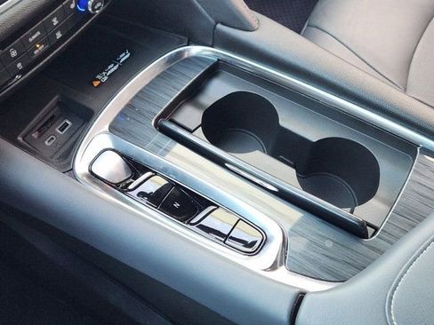 Used 2022 Buick Enclave Essence w/ Sport Touring Edition image 24