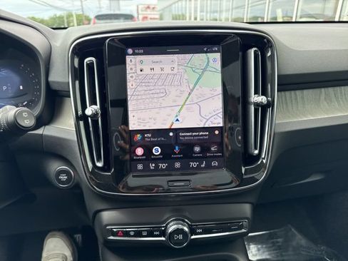 Certified 2025 Volvo XC40 B5 Plus AWD/4WD image 25