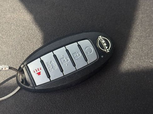 Used 2025 Nissan Altima 2.5 SV FWD image 21