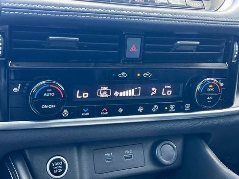 Used 2021 Nissan Rogue Platinum image 22