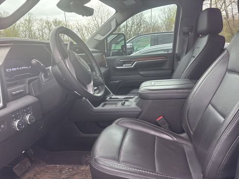Used 2024 GMC Sierra 2500 Denali w/ Denali Reserve Package AWD/4WD image 4