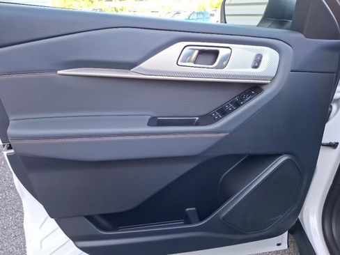 New 2026 Ford Explorer Active AWD/4WD image 11