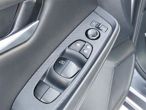 Used 2025 Nissan Sentra SV image 9