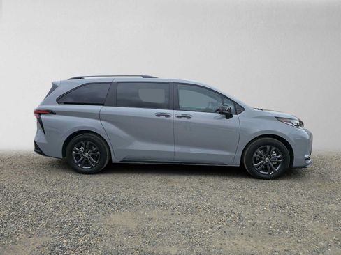 Certified 2026 Toyota Sienna XSE AWD/4WD image 2