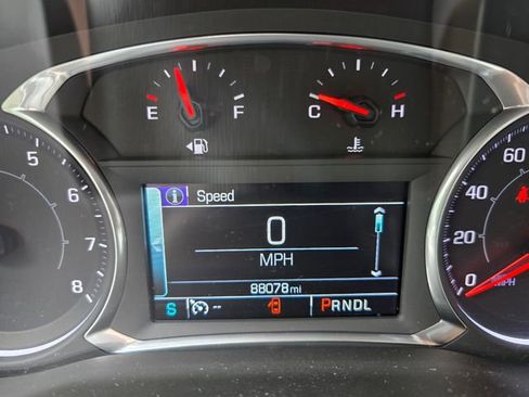 Used 2017 GMC Acadia SLT FWD image 2