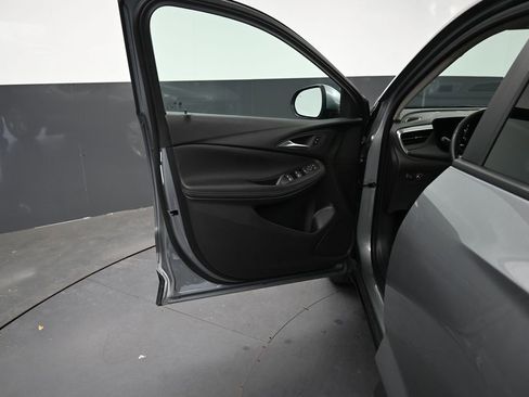 Used 2025 Buick Encore GX Preferred AWD/4WD image 24