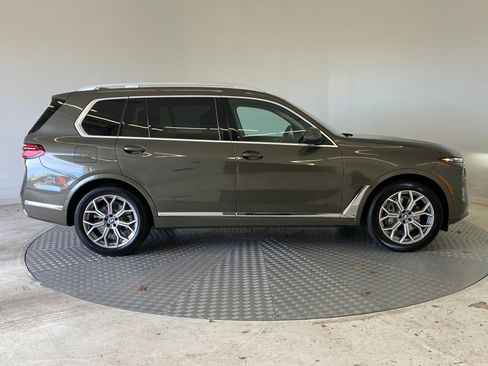 Used 2025 BMW X7 xDrive40i w/ Premium Package image 7