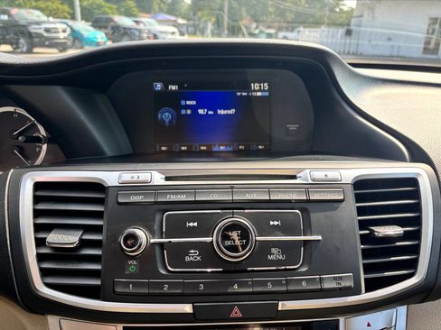 Used 2014 Honda Accord LX image 18