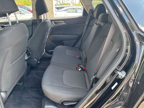 Used 2025 Kia Sportage LX FWD image 24