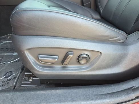 Used 2019 Toyota Avalon XLE FWD image 14