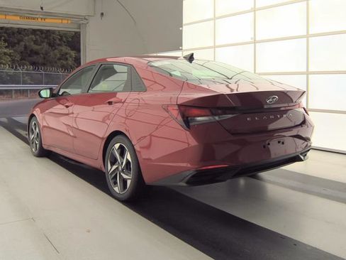 Used 2023 Hyundai Elantra SEL w/ Convenience Package FWD image 4