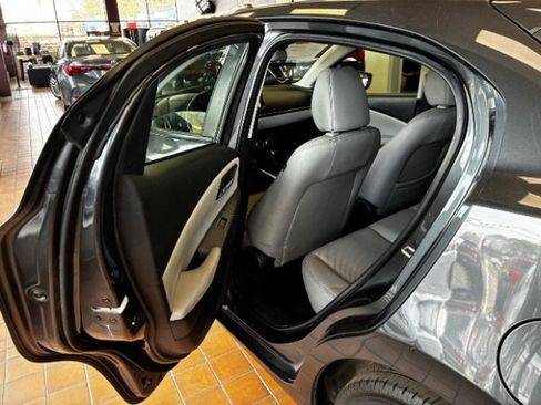 Used 2020 Toyota Yaris XLE FWD image 60