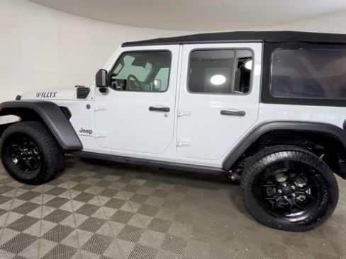 Used 2024 Jeep Wrangler Unlimited AWD/4WD image 9