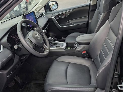 Used 2023 Toyota RAV4 XLE Premium image 13