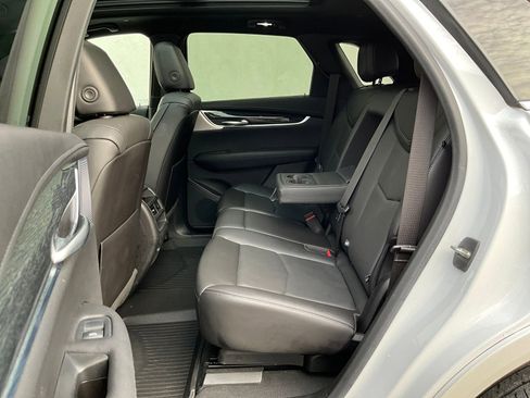 Certified 2022 Cadillac XT5 Premium Luxury w/ LPO, Floor Liner Package image 35