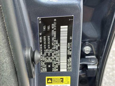 Used 2018 Toyota Highlander Limited AWD/4WD image 30
