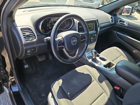 Used 2018 Jeep Grand Cherokee Laredo AWD/4WD image 20