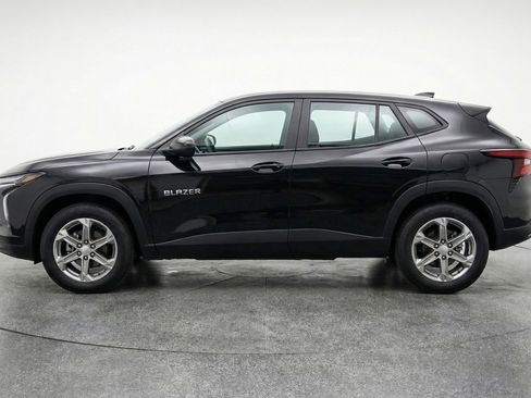 Used 2025 Chevrolet Blazer LT FWD image 5