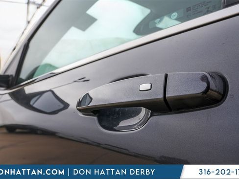 Used 2023 Chevrolet Equinox LT image 36