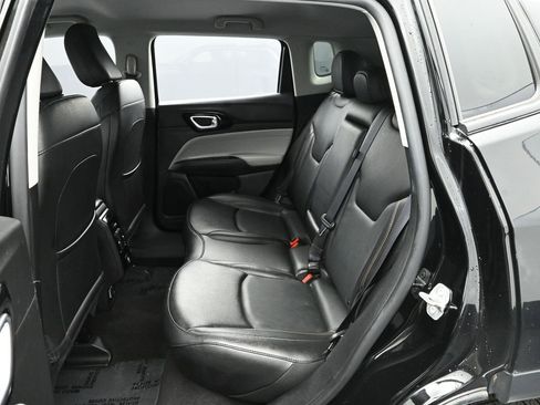 Certified 2022 Jeep Compass Limited image 13