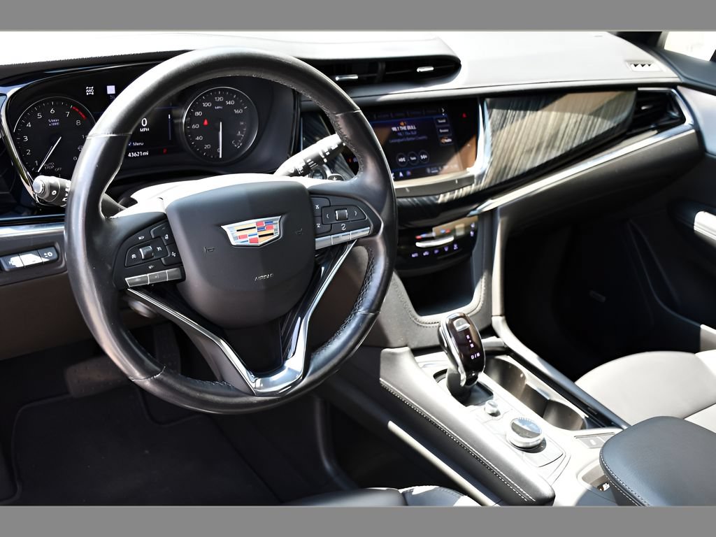 Used 2023 Cadillac XT6 Premium Luxury w/ Technology Package AWD/4WD image 12