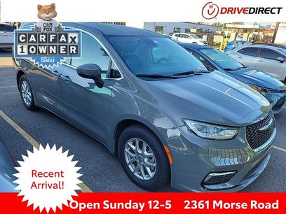 Used 2023 Chrysler Pacifica Touring-L