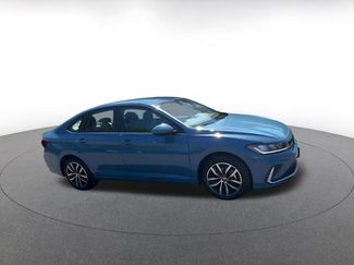 Used 2025 Volkswagen Jetta SE FWD video 2