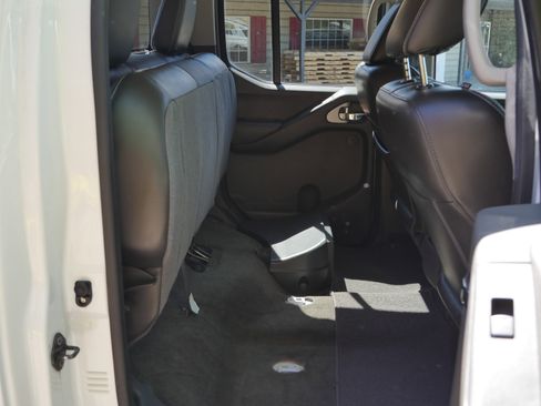 Used 2016 Nissan Frontier PRO-4X w/ Pro-4x Luxury Package AWD/4WD image 29