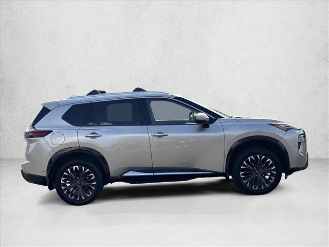 Used 2025 Nissan Rogue Platinum FWD image 4