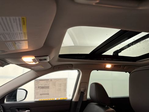 New 2026 Nissan Pathfinder SL w/ SL Premium Package FWD image 15
