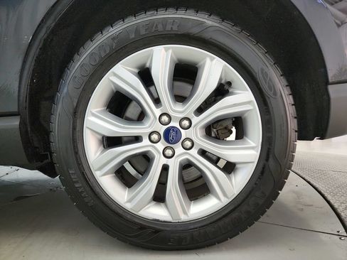 Used 2021 Ford Edge Titanium w/ Equipment Group 301A AWD/4WD image 33