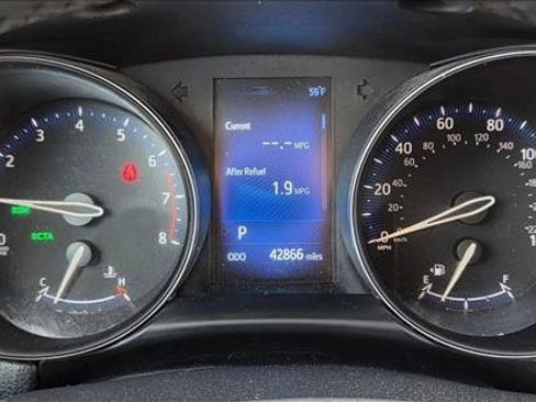 Used 2018 Toyota C-HR XLE image 11