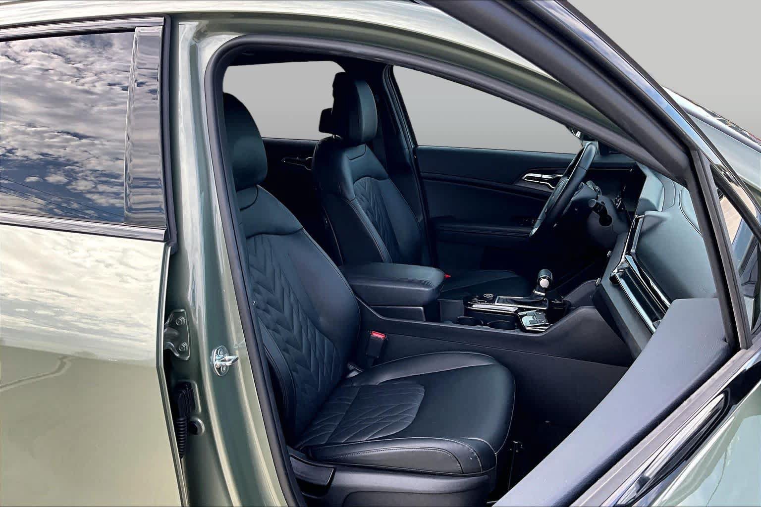 Used 2024 Kia Sportage X-Line w/ X-Line Premium Package AWD/4WD image 9