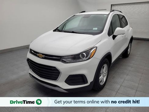 Used 2021 Chevrolet Trax LT w/ LT Convenience Package FWD image 1
