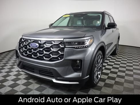 Certified 2025 Ford Explorer Platinum w/ Ultimate Package AWD/4WD image 9