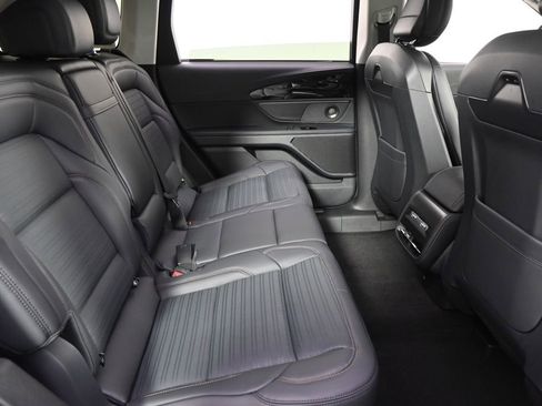 New 2026 Lincoln Nautilus Reserve image 18