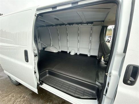 New 2025 Chevrolet Express 3500 Extended image 21
